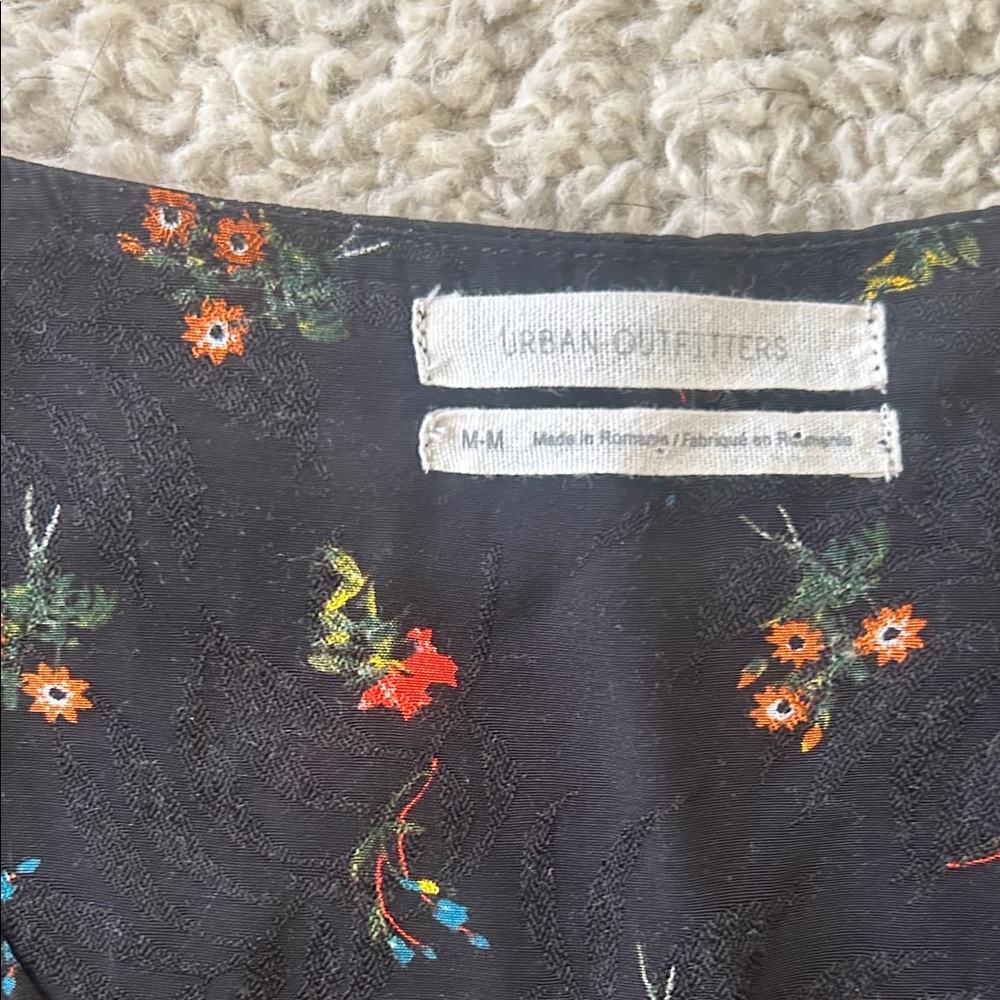 Urban Outfitters Black Floral Blouse - Picture 2 of 4